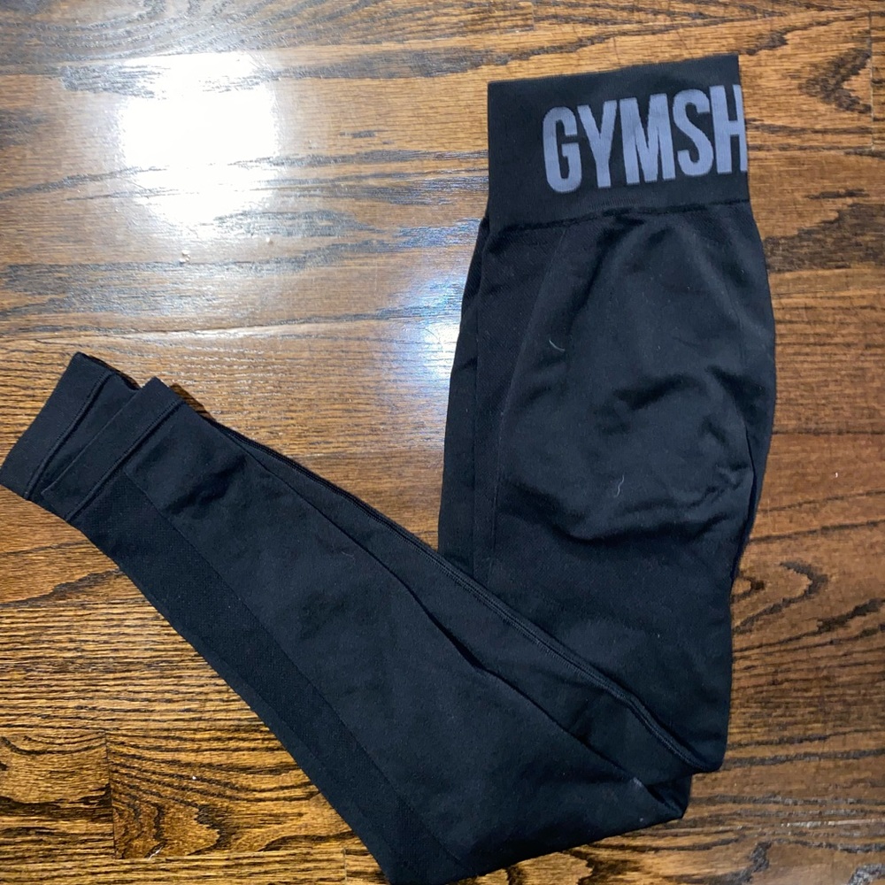 Black basic gym shark leggings